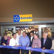 Walmart abre su primera megatienda en Nicaragua