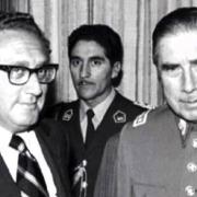 Piden en Noruega arresto de Henry Kissinger