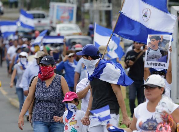 Pueblo realiza cadena humana por presos políticos